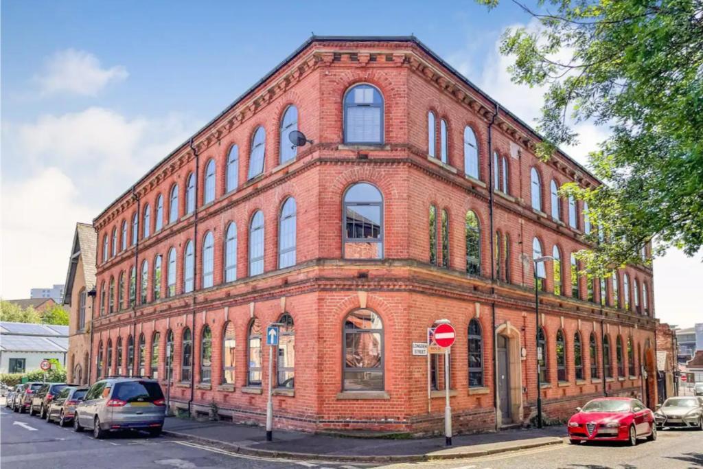 5 Mins Walk From Centre, Spacious City Apt, Open-Plan Nottingham Exterior photo