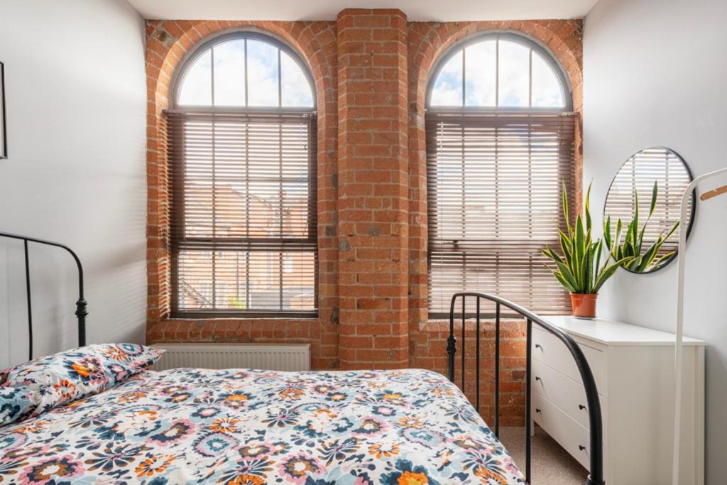 5 Mins Walk From Centre, Spacious City Apt, Open-Plan Nottingham Exterior photo
