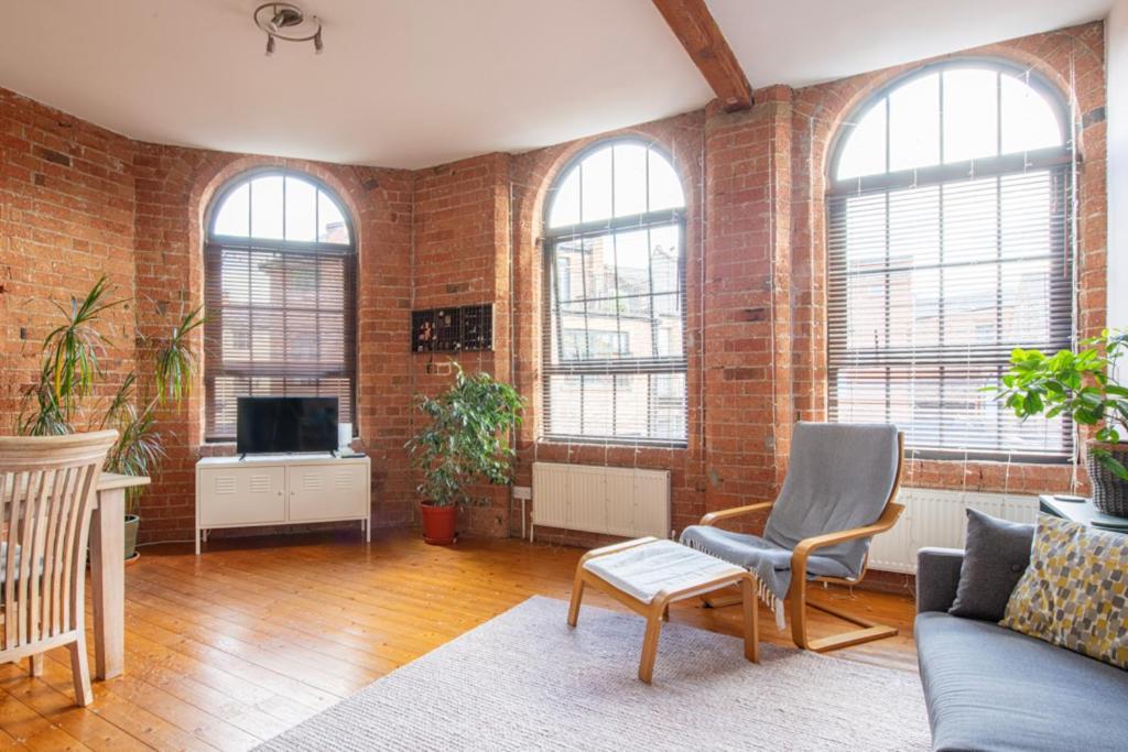 5 Mins Walk From Centre, Spacious City Apt, Open-Plan Nottingham Exterior photo